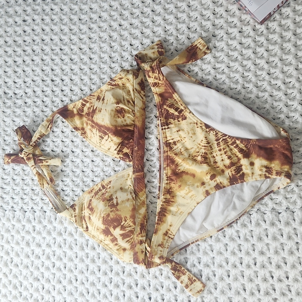 Xhilaration swimming wear size Large